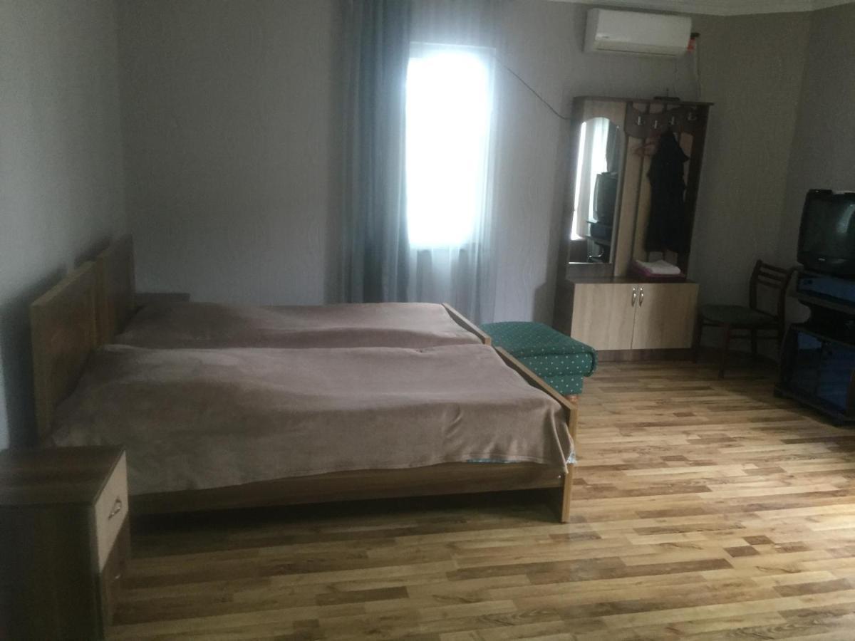 Hotelruslan Pʼotʼi Exteriör bild