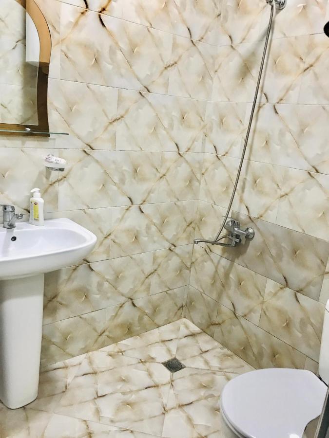 Hotelruslan Pʼotʼi Exteriör bild