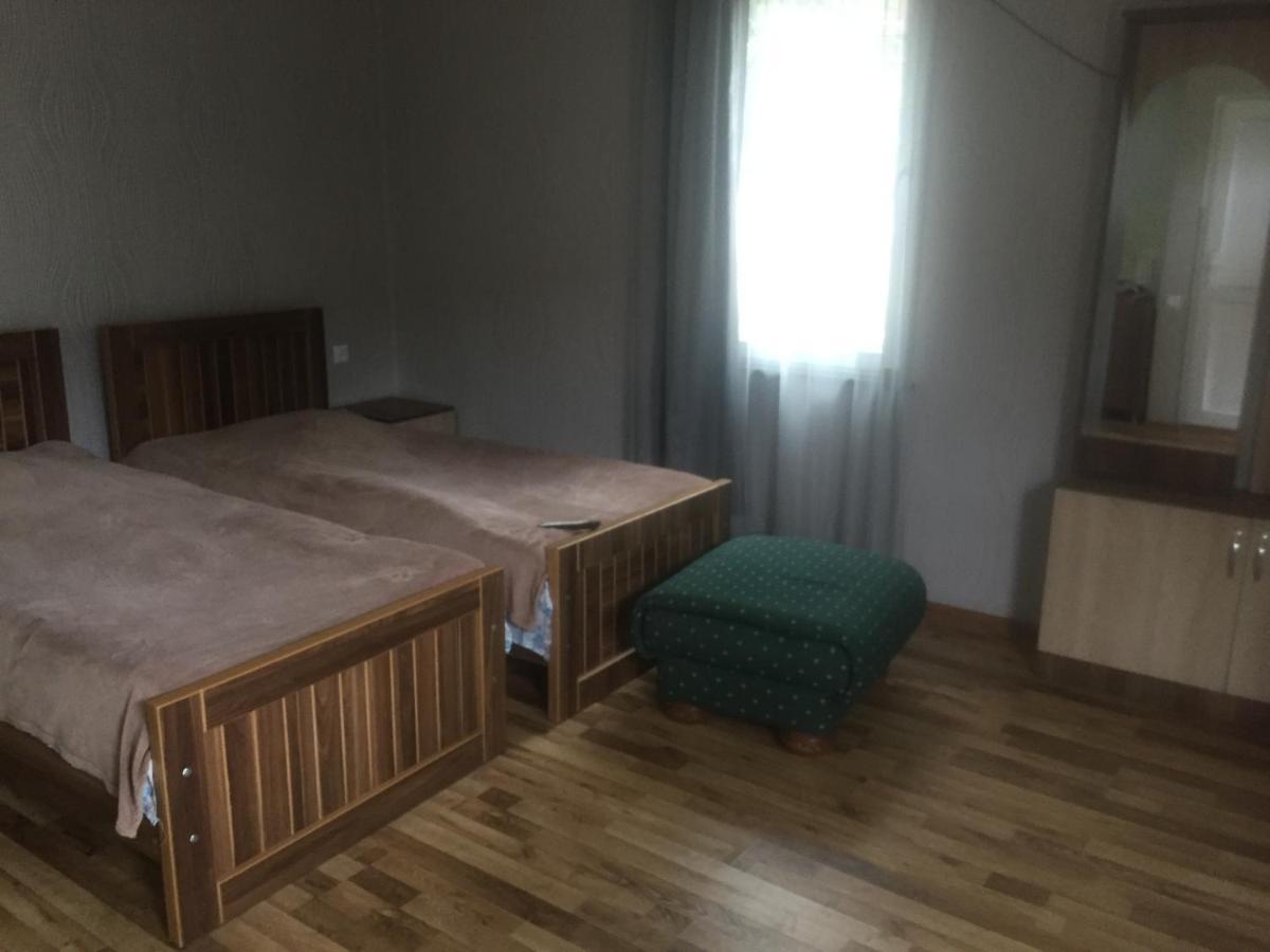 Hotelruslan Pʼotʼi Exteriör bild
